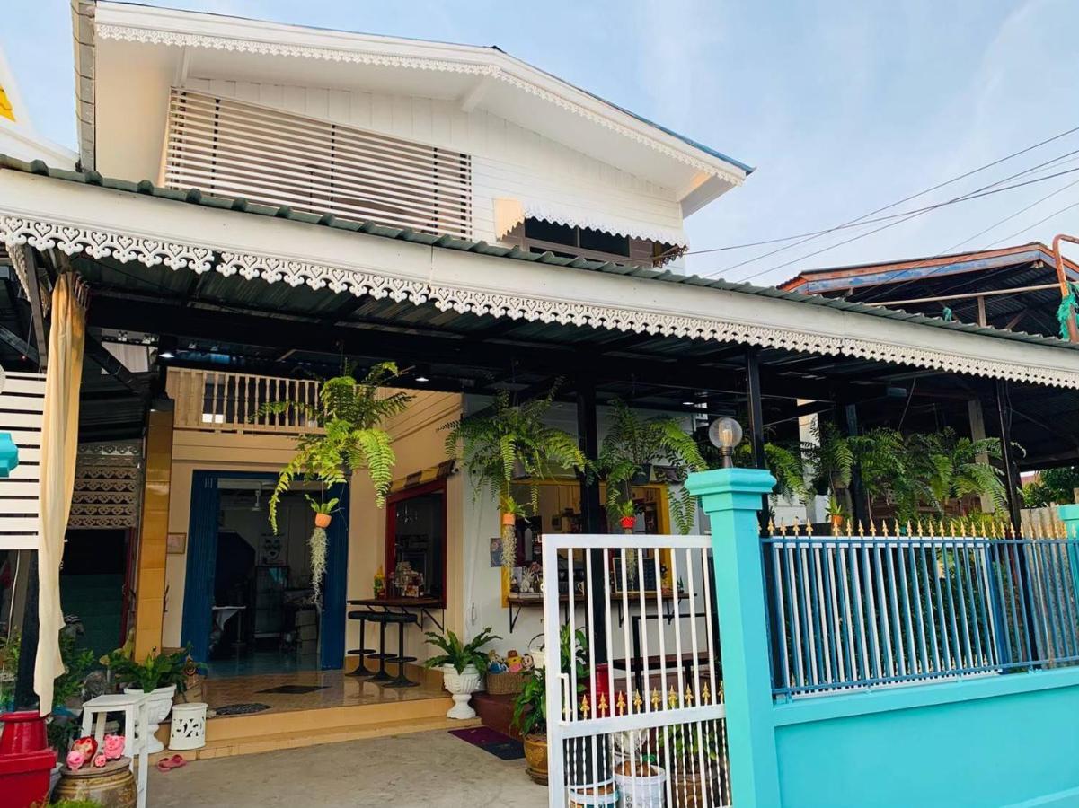 Baan Mae Somkid Homestay Sukhothai Exterior photo